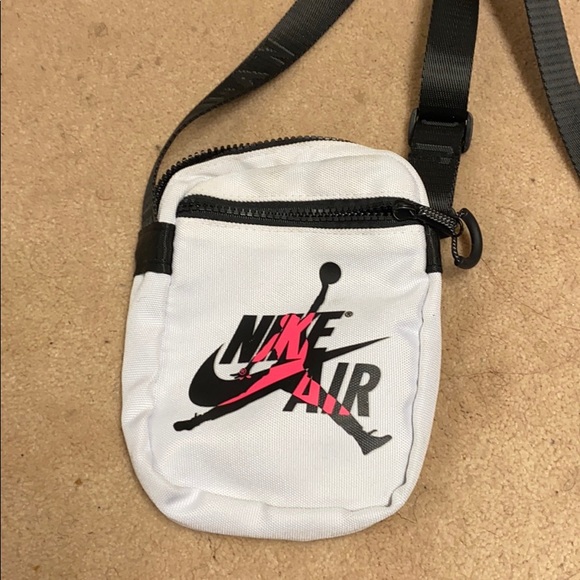 Nike  side bag - Picture 1 of 2